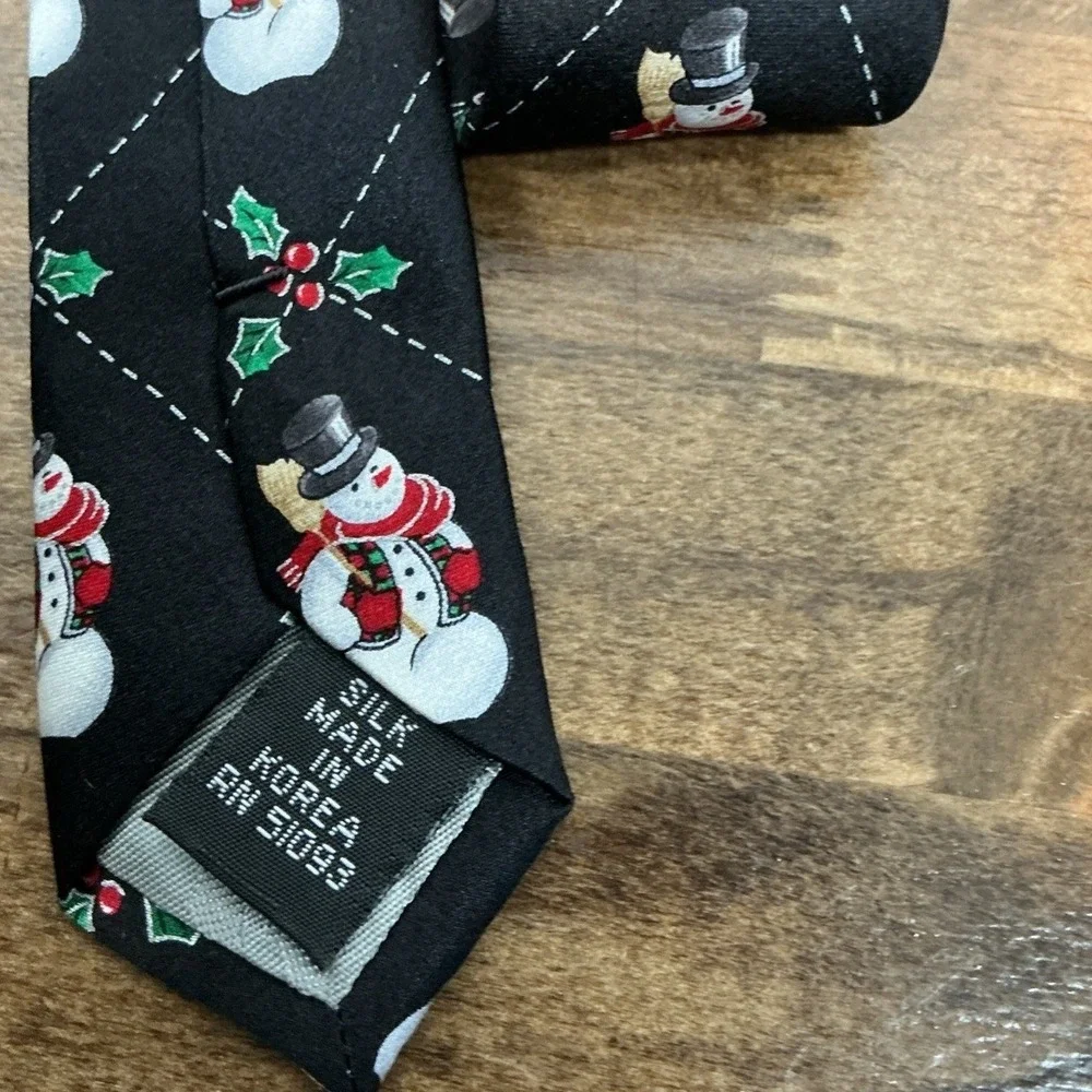 Holiday Traditions Hallmark Mens Silk‎ Tie Black Snowman Christmas Holly MMG